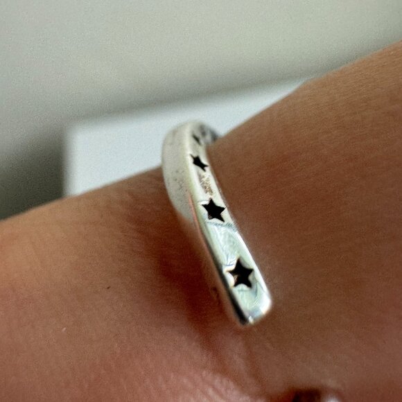 925 Sterling Silver Star Band Ring – Adjustable Open Design - Picture 2 of 6